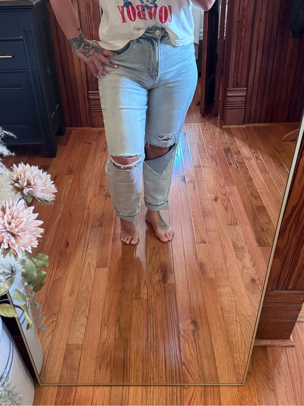 Risen High Waist Distressed Jeans